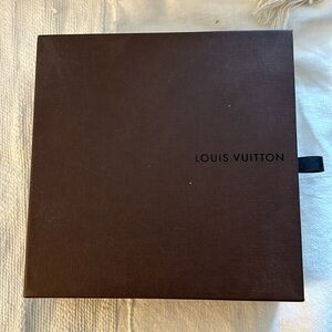Louis Vuitton men’s belt